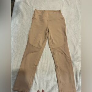 “alo” Tan High-Waisted Leggings
Wore once!